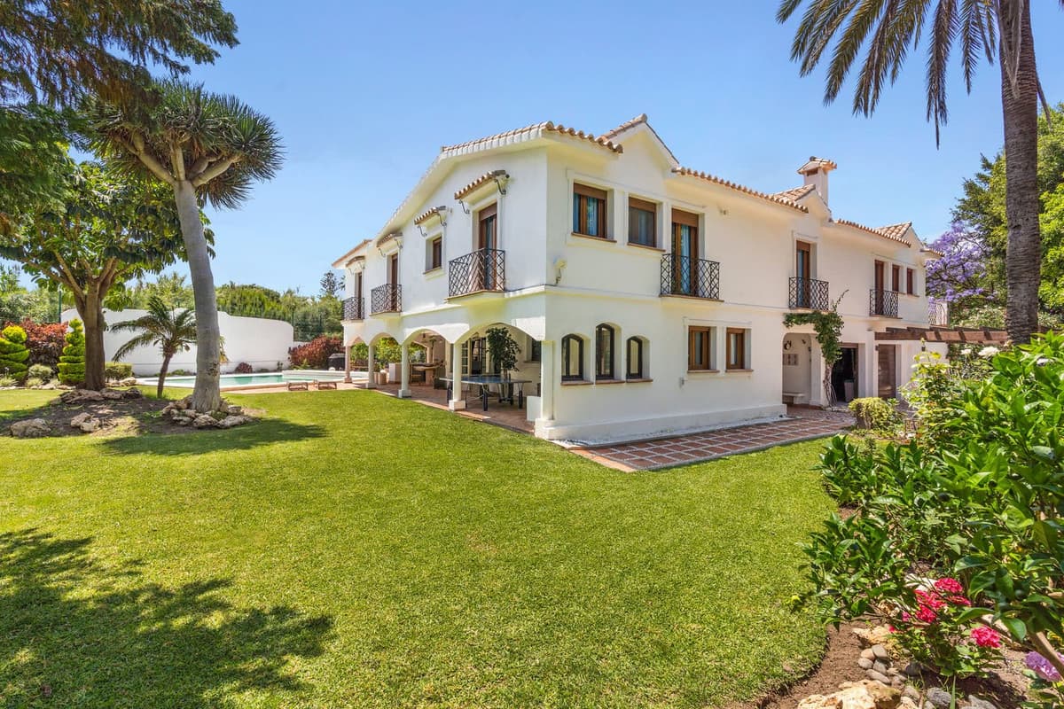 Detached Villa in Guadalmina Baja — photo 3 of 10