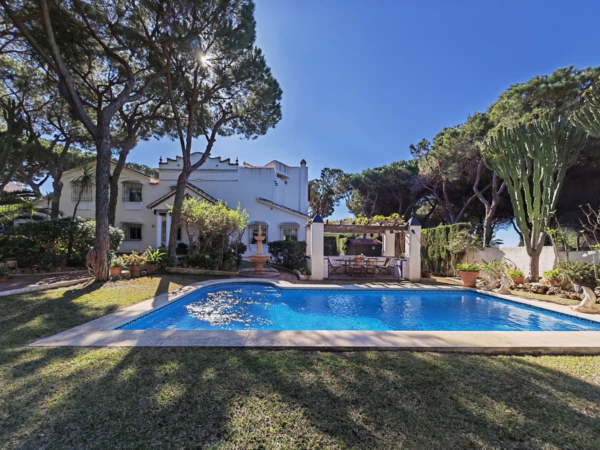 Detached Villa in Marbesa — photo 1 of 10