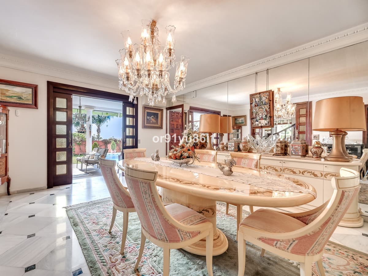 Detached Villa in The Golden Mile — photo 4 of 10