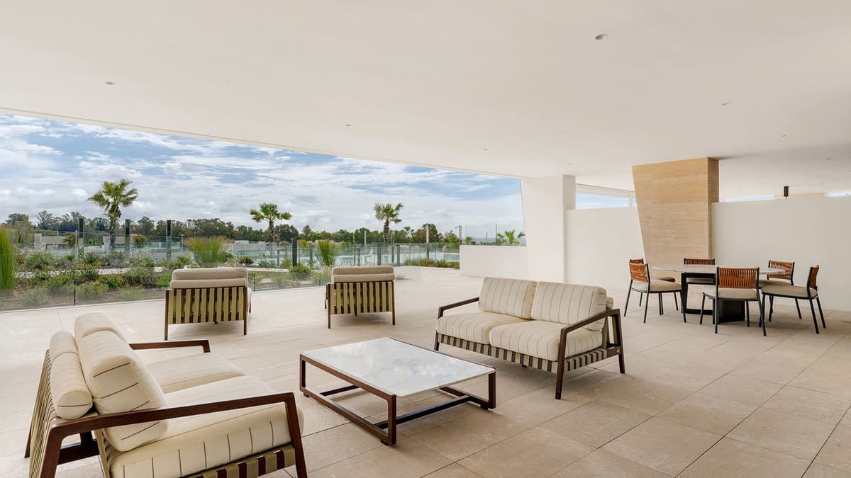 Ground Floor Apartment in The Golden Mile — photo 8 of 10