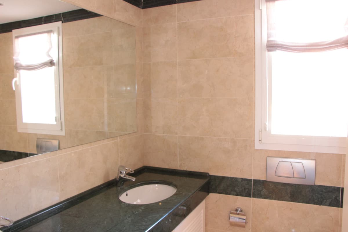 Middle Floor Apartment in Marbella — photo 5 of 10
