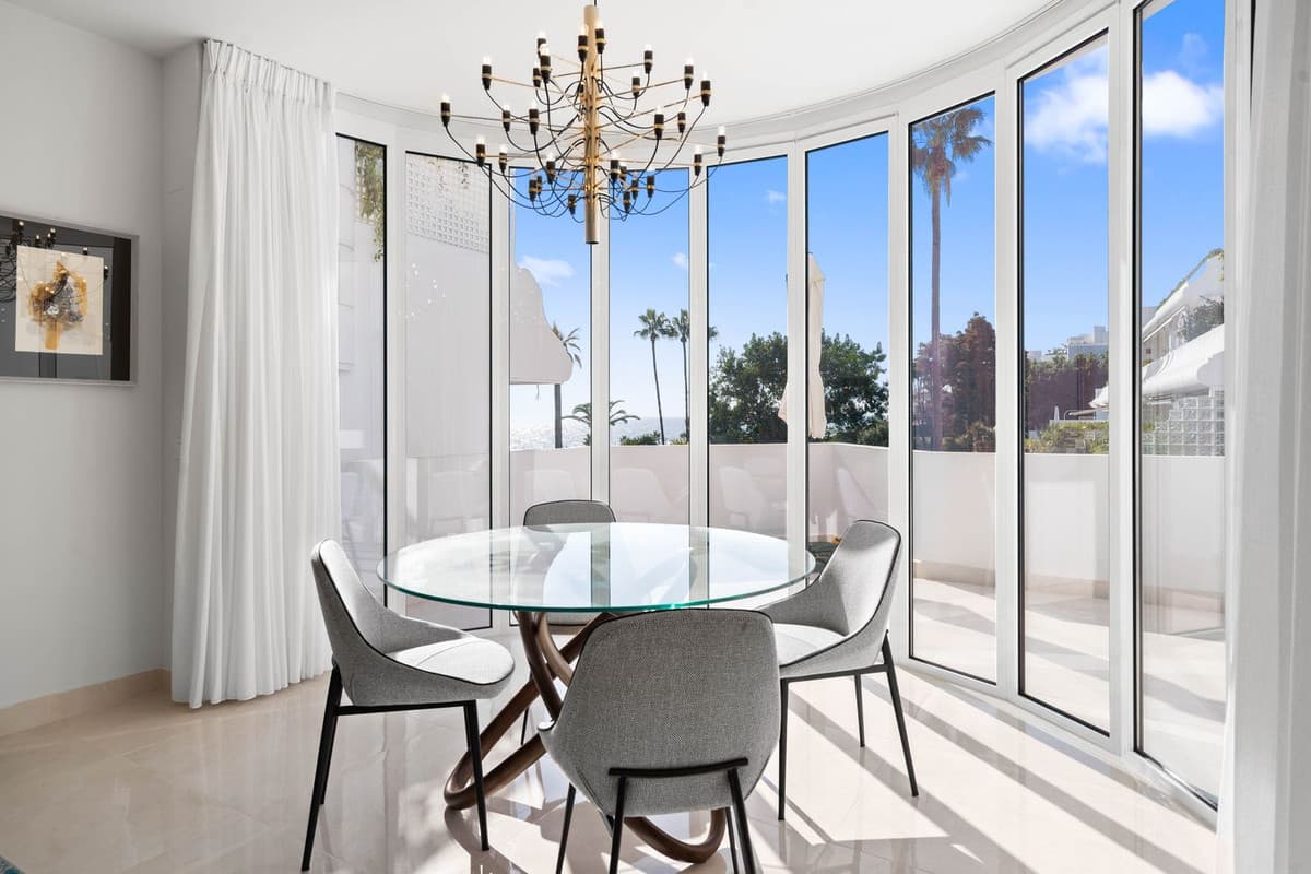 Middle Floor Apartment in New Golden Mile — photo 4 of 10