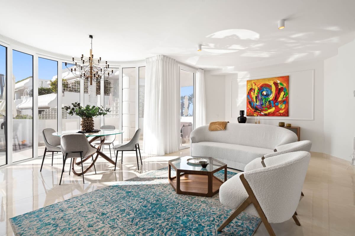Middle Floor Apartment in New Golden Mile — photo 8 of 10