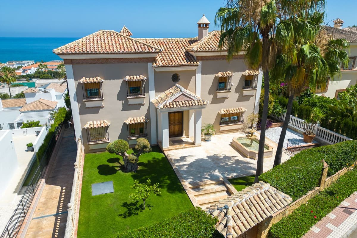 Detached Villa in La Cala de Mijas — photo 4 of 10
