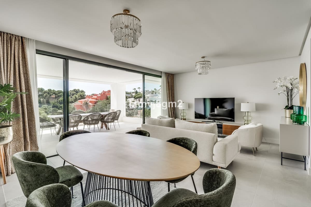 Middle Floor Apartment in Cabopino — photo 3 of 10