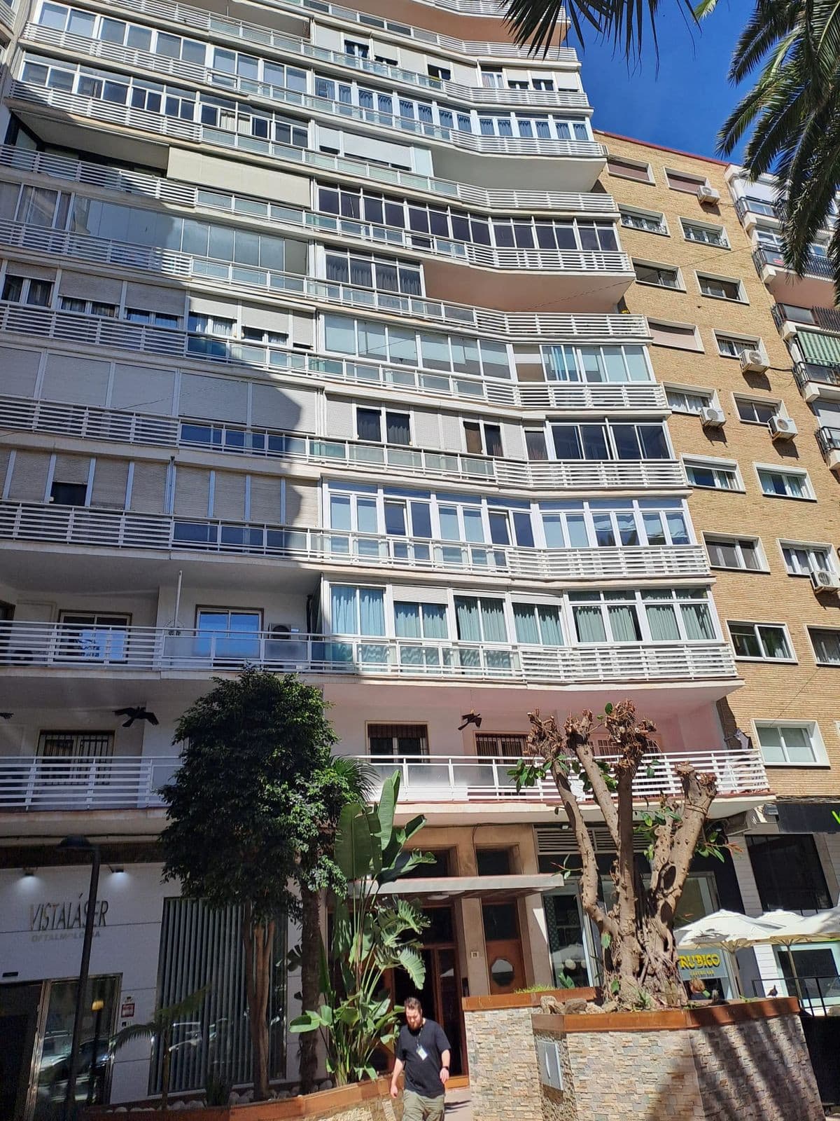 Middle Floor Apartment in Málaga Centro — photo 1 of 10
