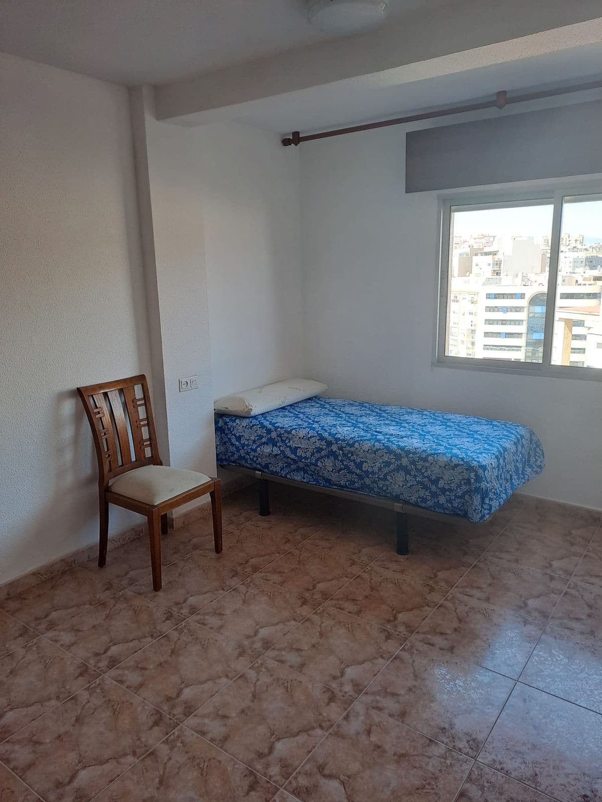 Middle Floor Apartment in Málaga Centro — photo 7 of 10