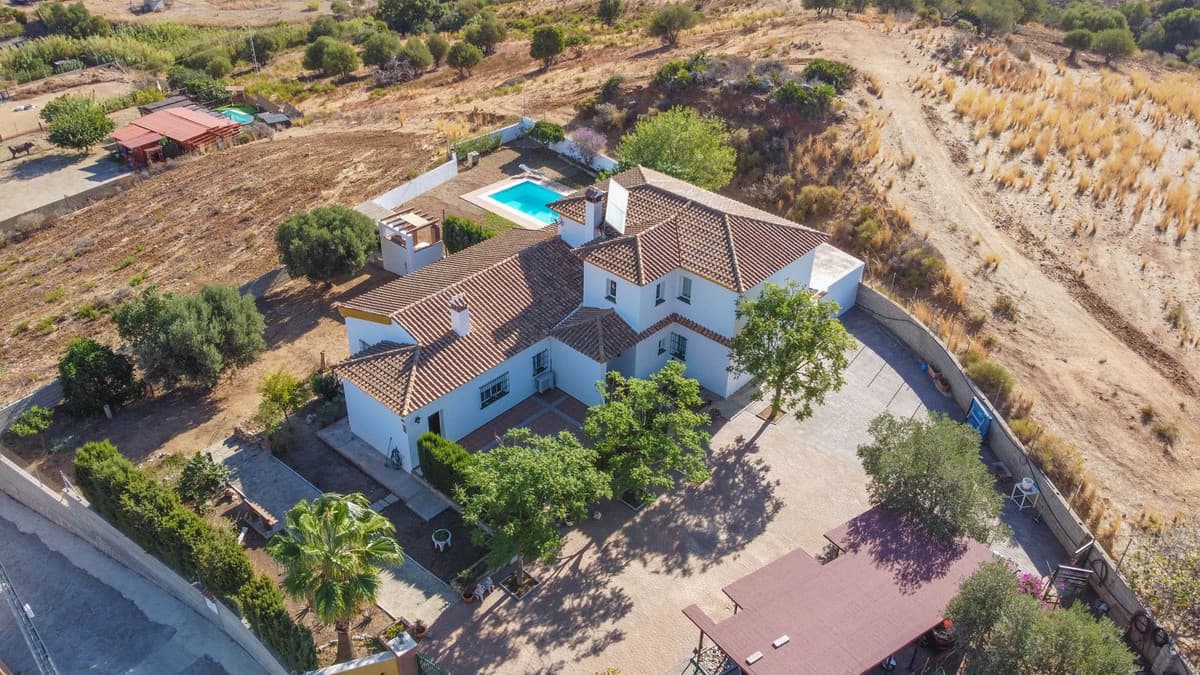 Cortijo in Entrerrios — photo 1 of 10