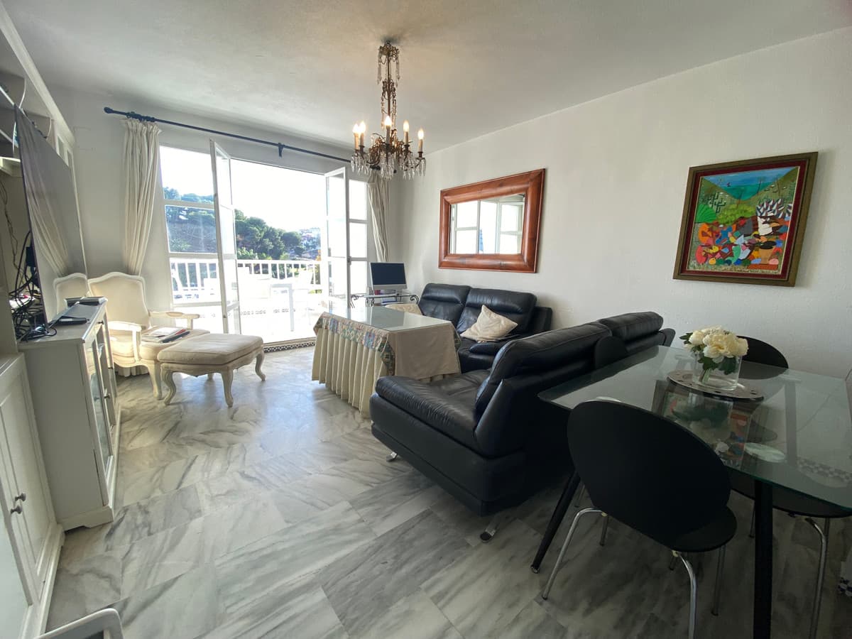 Middle Floor Apartment in Fuengirola — photo 3 of 10