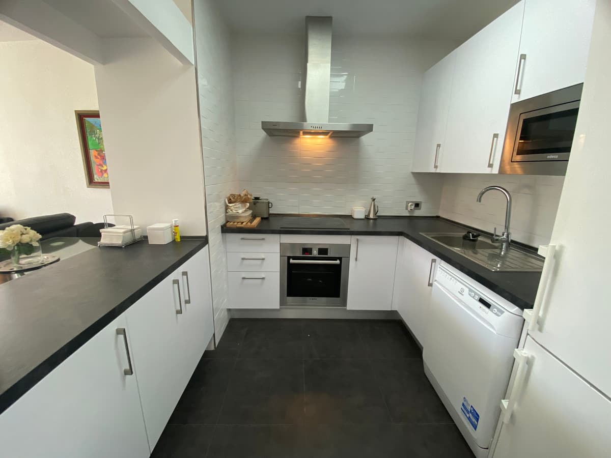 Middle Floor Apartment in Fuengirola — photo 4 of 10