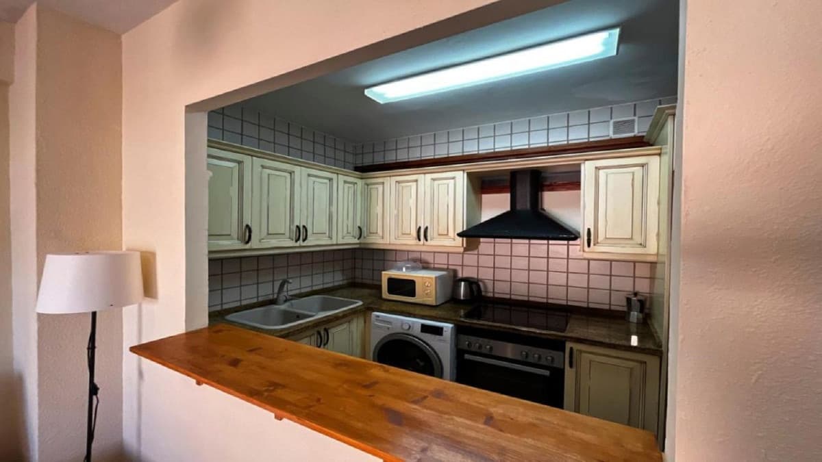 Middle Floor Apartment in Fuengirola — photo 10 of 10