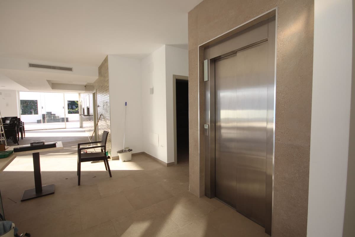 Detached Villa in Elviria — photo 8 of 10