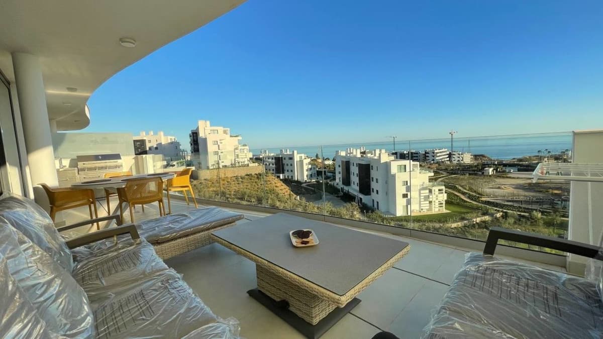 Middle Floor Apartment in Fuengirola — photo 3 of 10