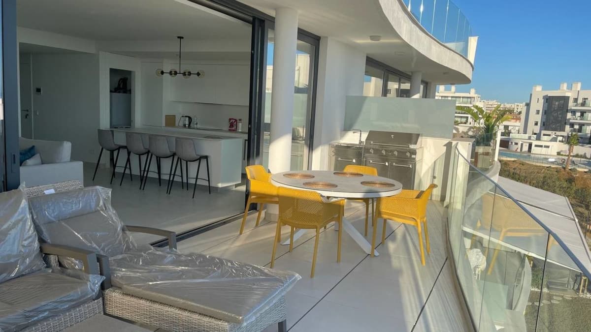 Middle Floor Apartment in Fuengirola — photo 4 of 10