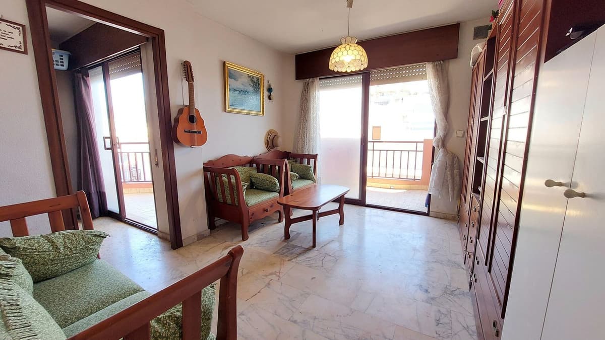 Middle Floor Apartment in Fuengirola — photo 1 of 10