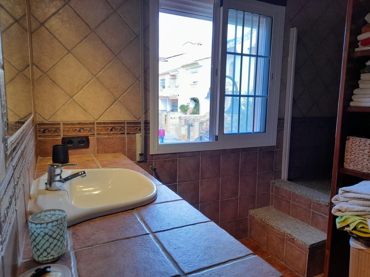 Townhouse in Las Lagunas — photo 8 of 10