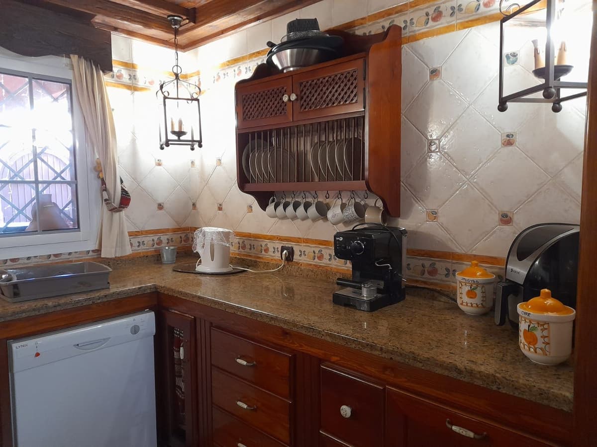 Townhouse in Las Lagunas — photo 10 of 10