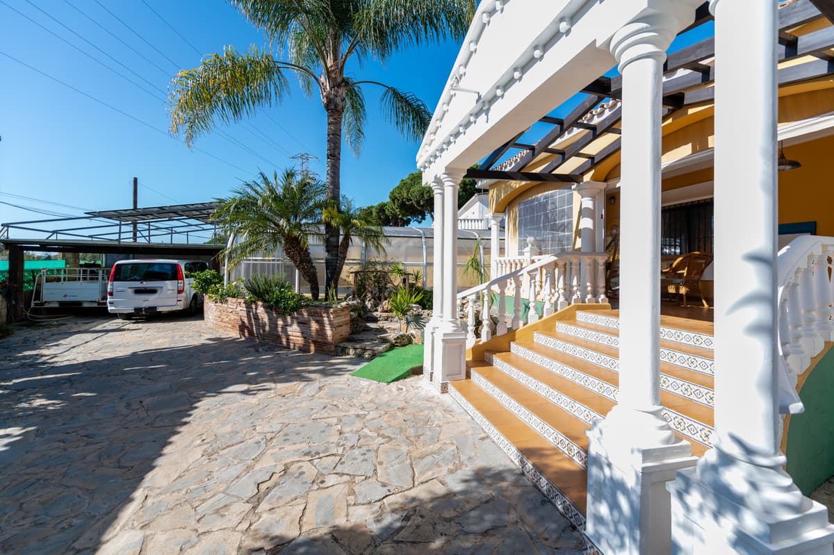 Detached Villa in Las Chapas — photo 6 of 10