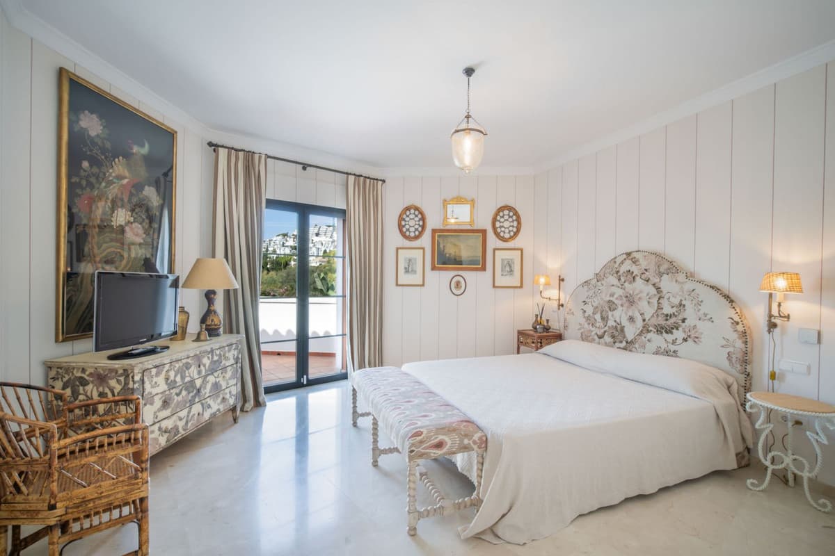 Detached Villa in La Quinta — photo 9 of 10