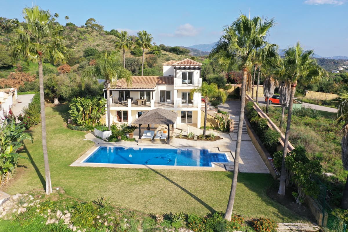 Detached Villa in Estepona — photo 1 of 10