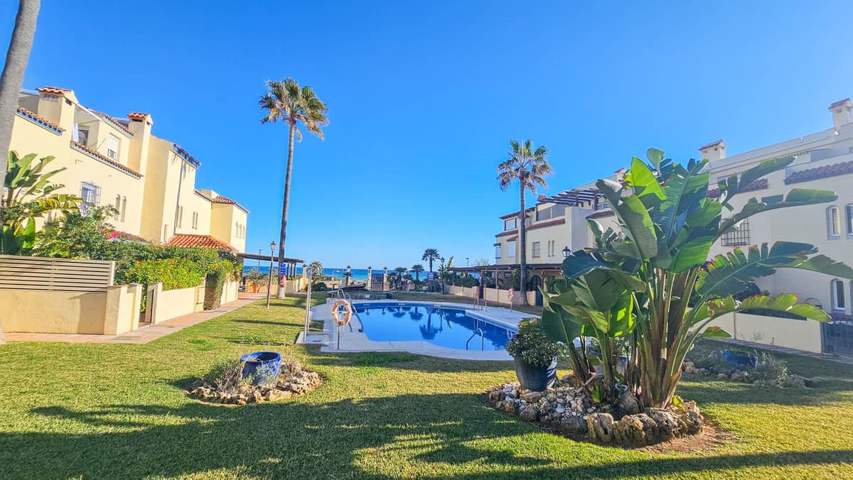 Semi-Detached House in Casares Playa — photo 4 of 10