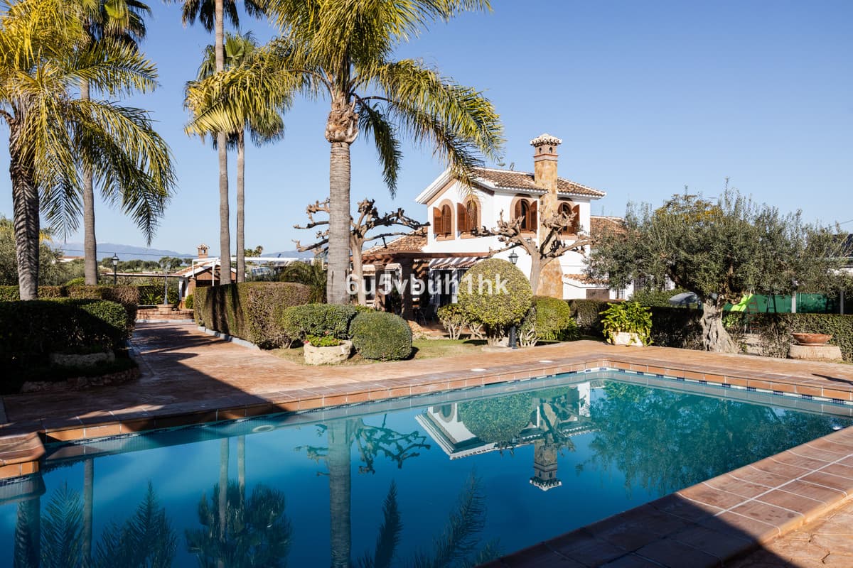 Townhouse in Alhaurín el Grande — photo 1 of 10
