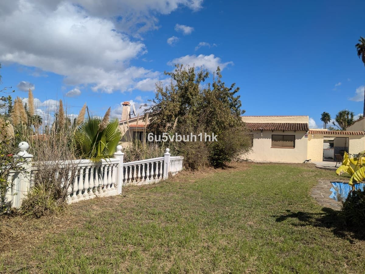 Detached Villa in Alhaurín el Grande — photo 5 of 10