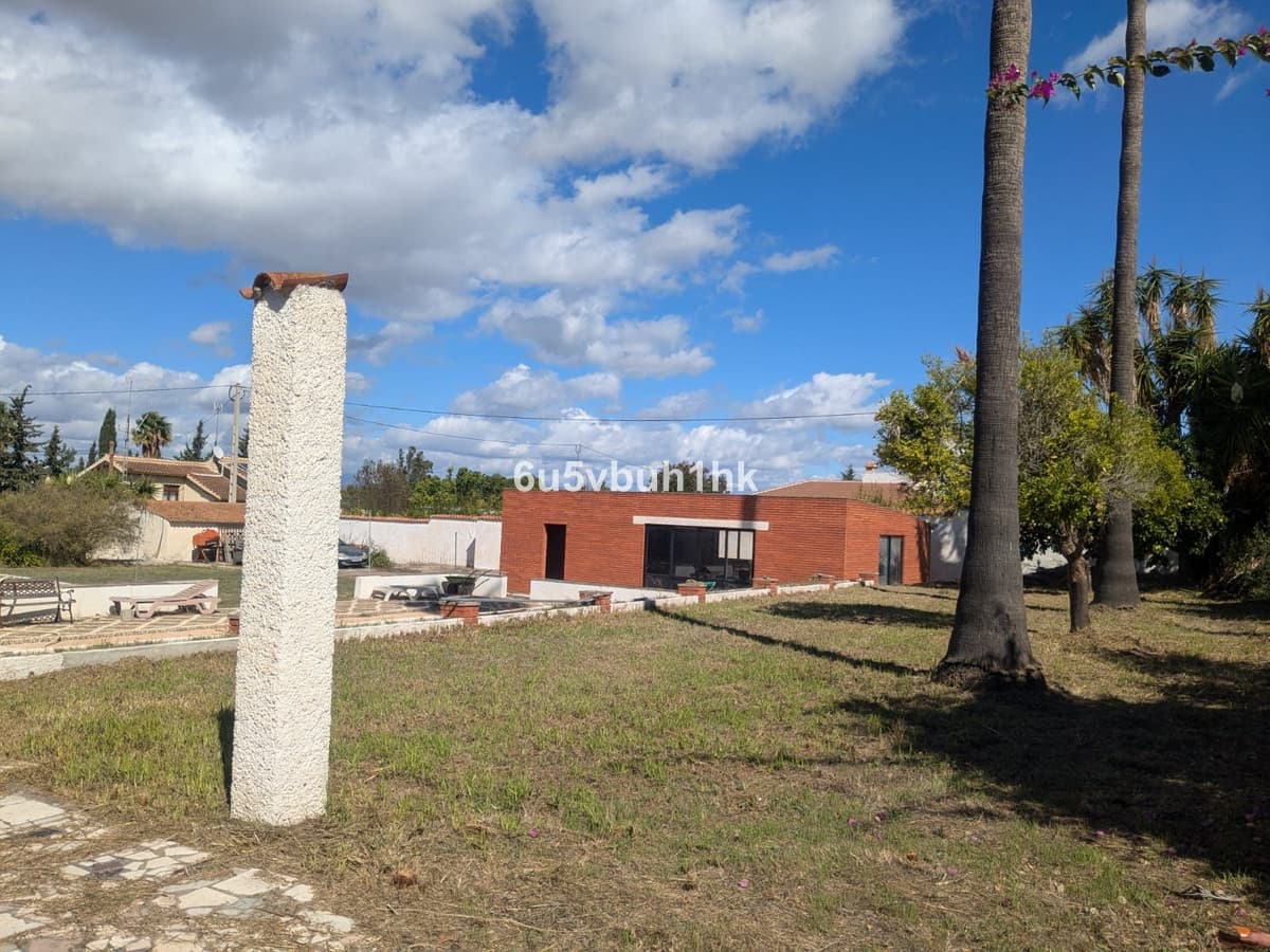 Detached Villa in Alhaurín el Grande — photo 8 of 10