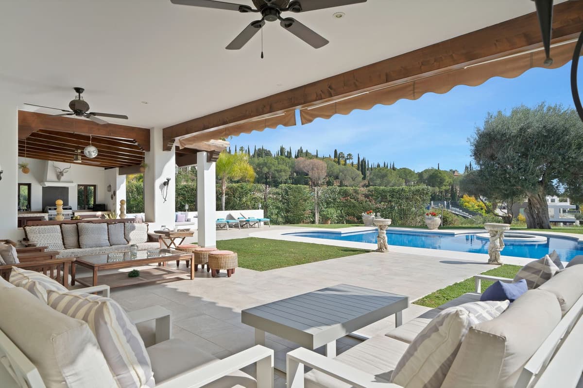 Detached Villa in Nueva Andalucía — photo 2 of 10