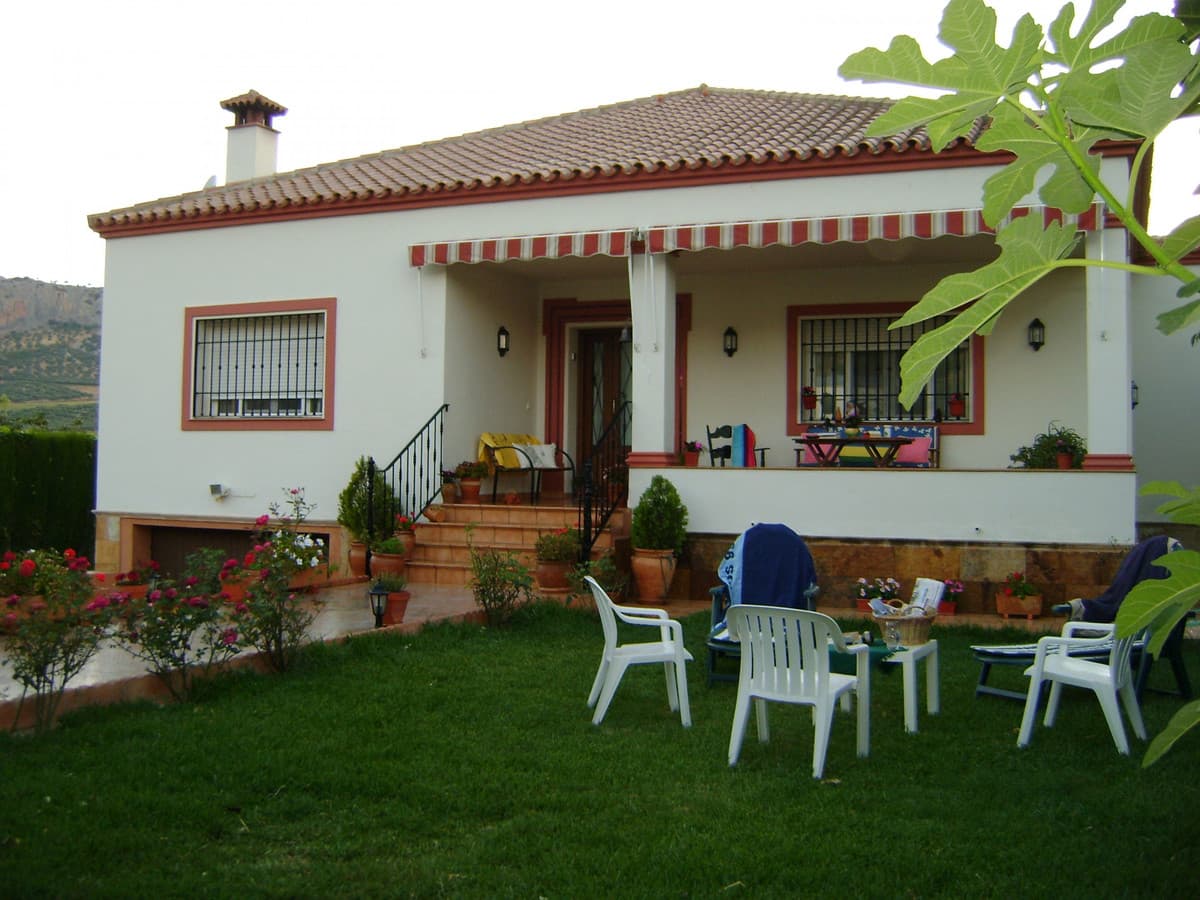 Detached Villa in Cuevas del Becerro — photo 4 of 10