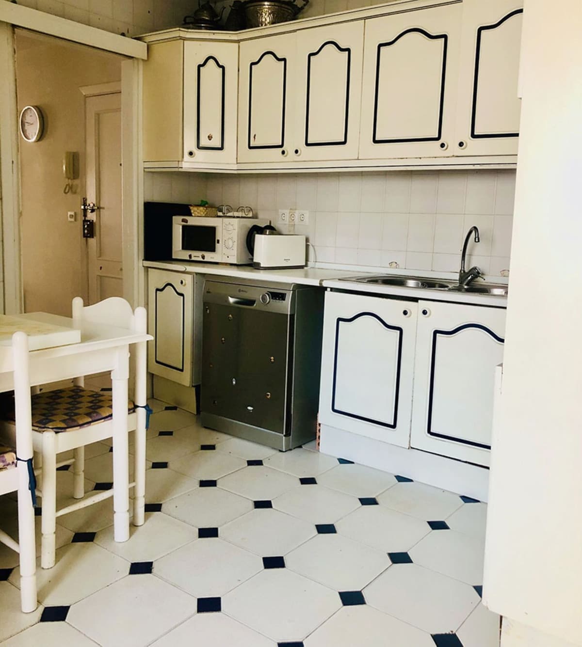 Middle Floor Apartment in Estepona — photo 5 of 10