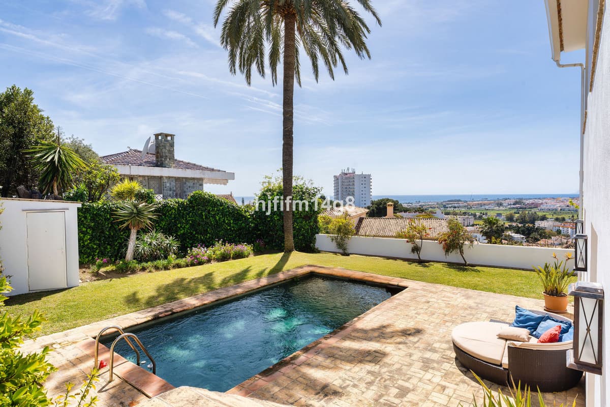Detached Villa in Nueva Andalucía — photo 6 of 10