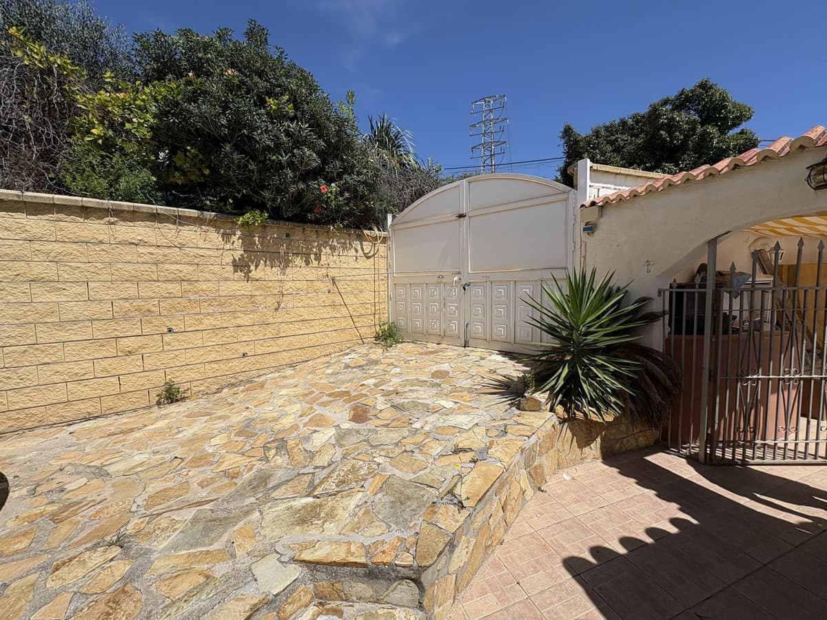 Semi-Detached House in Torreblanca — photo 4 of 10
