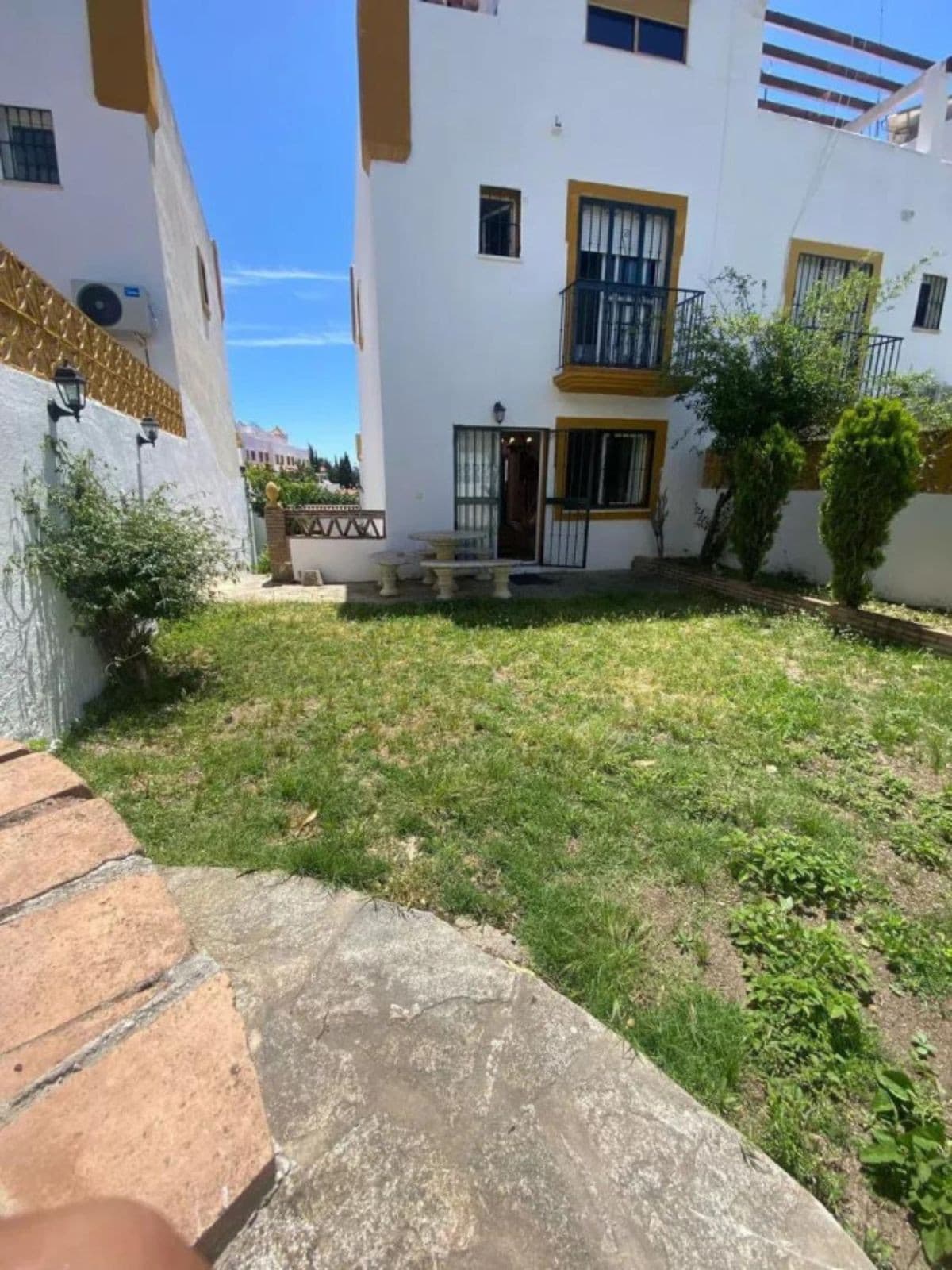 Semi-Detached House in Marbella — photo 1 of 10