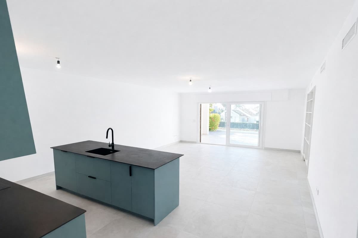 Ground Floor Apartment in Nueva Andalucía — photo 10 of 10
