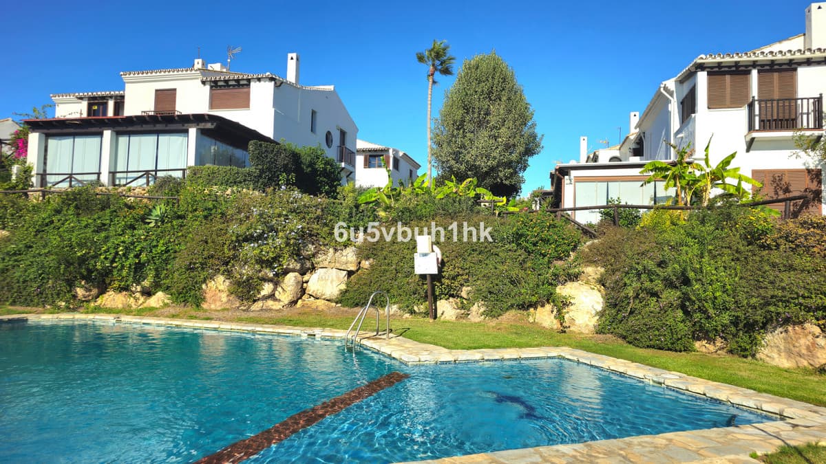 Townhouse in Estepona — photo 9 of 10
