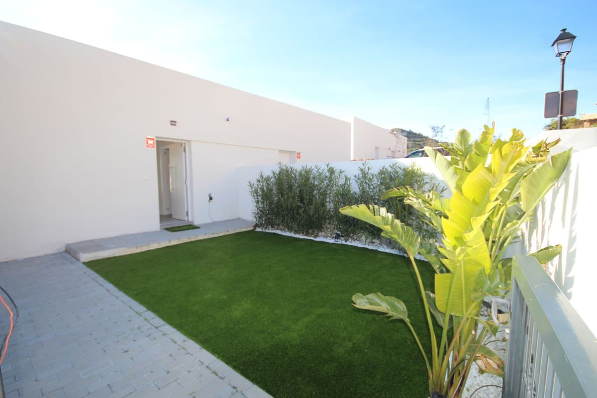 Semi-Detached House in Riviera del Sol — photo 7 of 10