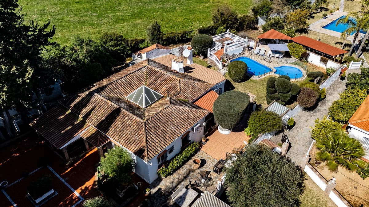 Detached Villa in Alhaurín de la Torre — photo 4 of 10
