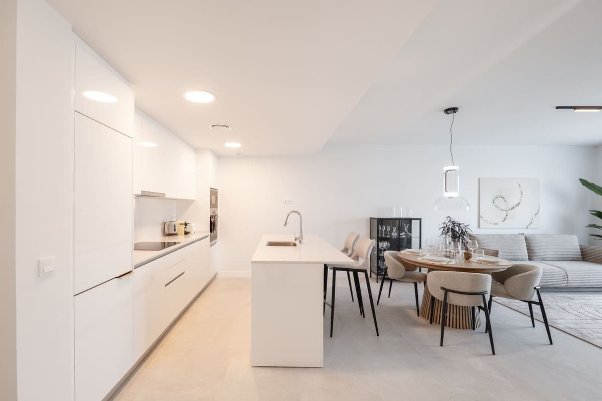 Middle Floor Apartment in Estepona — photo 5 of 10