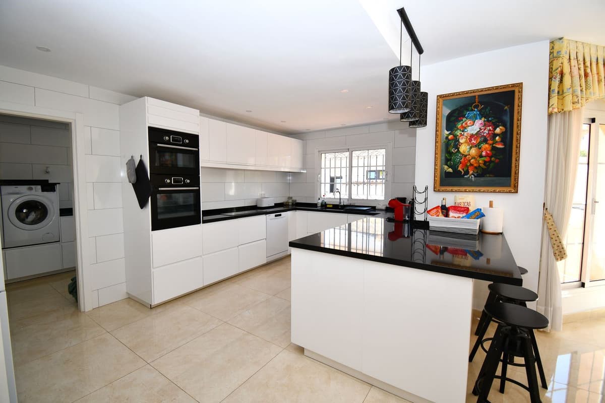 Detached Villa in Mijas Golf — photo 3 of 10