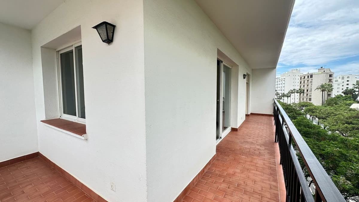 Middle Floor Apartment in Marbella — photo 6 of 10