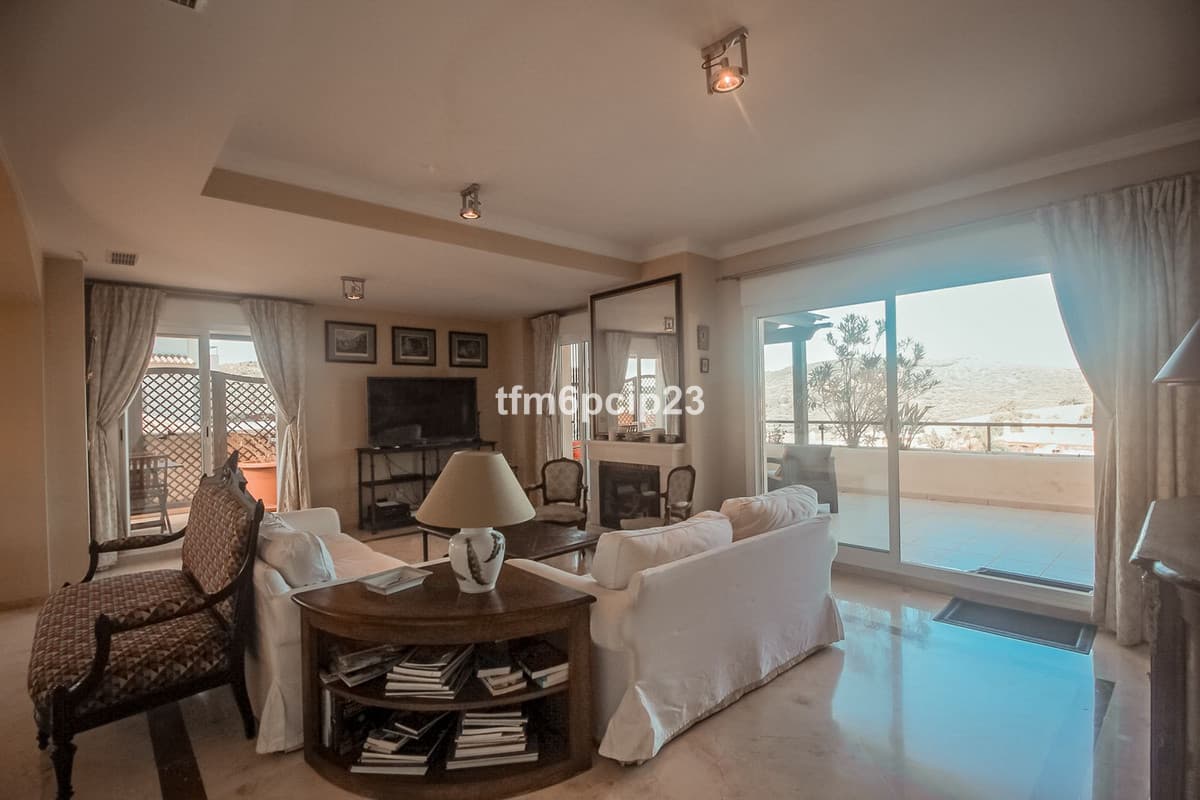 Penthouse Duplex in San Roque Club — photo 2 of 10