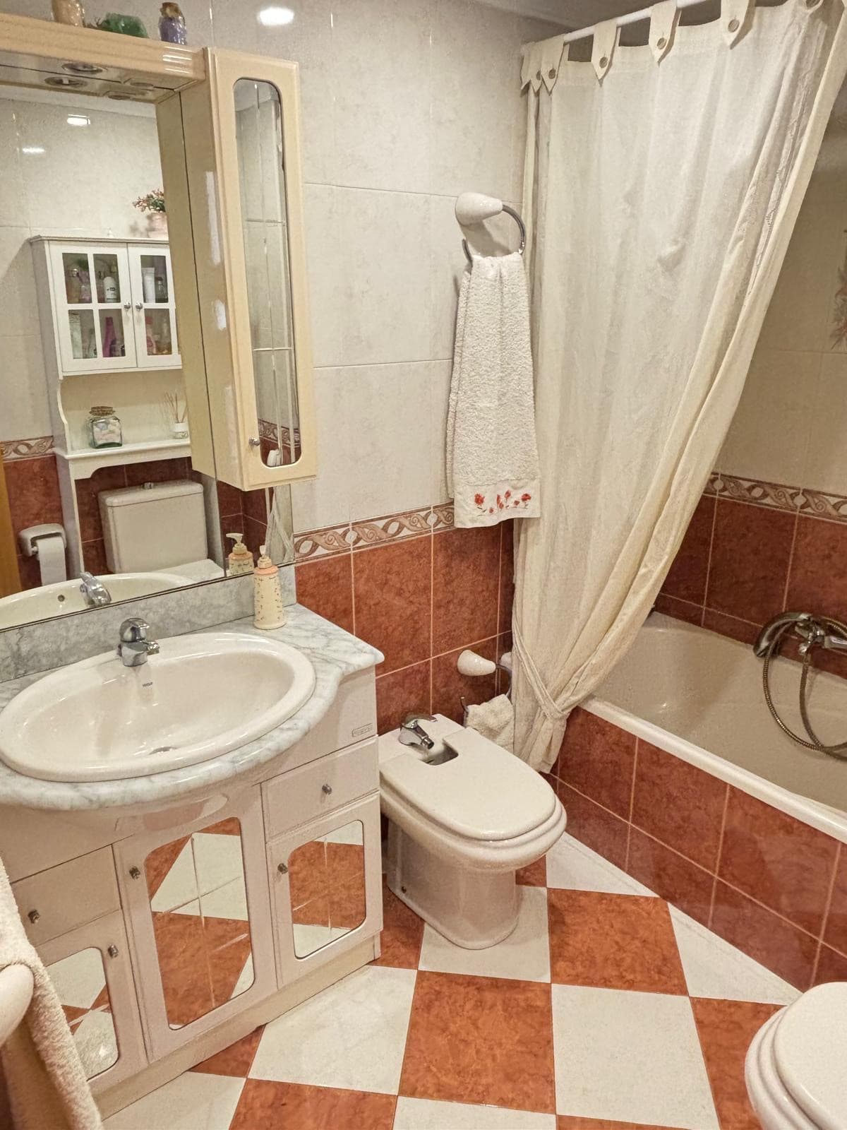 Middle Floor Apartment in Málaga — photo 9 of 10