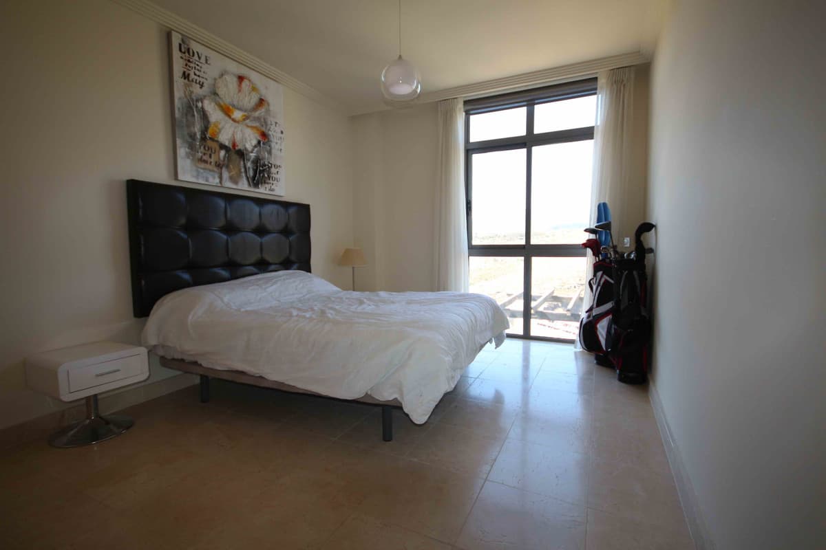 Middle Floor Apartment in Los Flamingos — photo 8 of 10