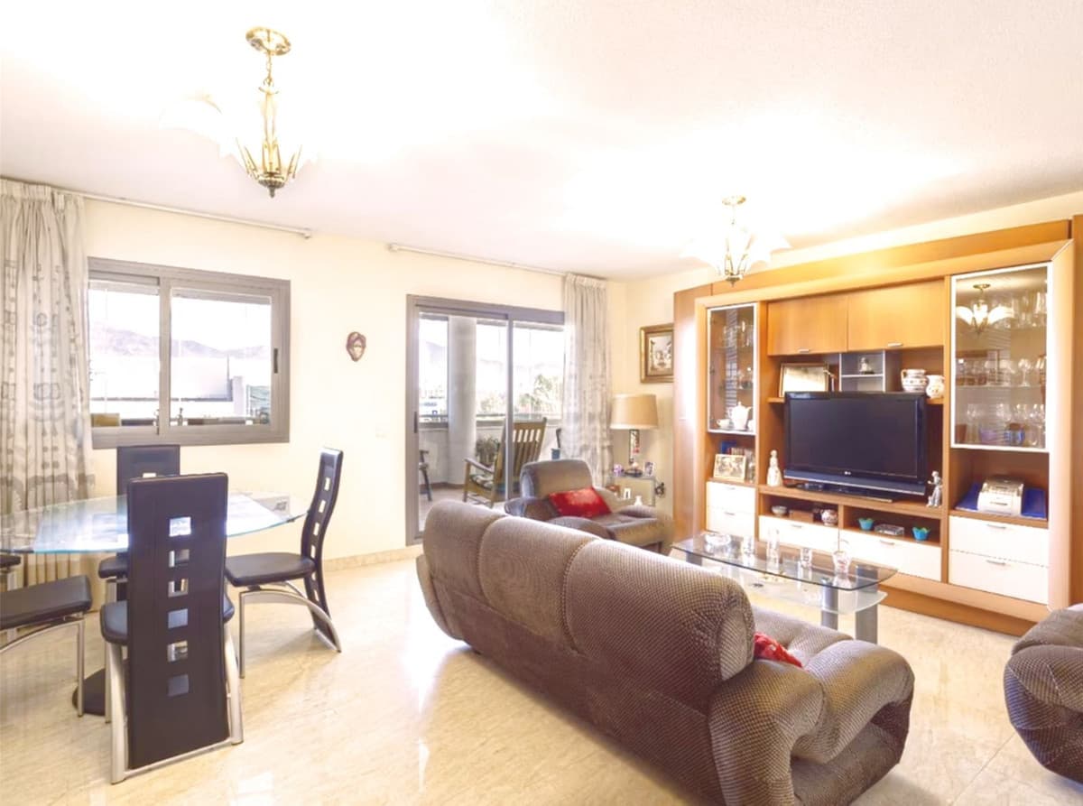 Middle Floor Apartment in Fuengirola — photo 4 of 10