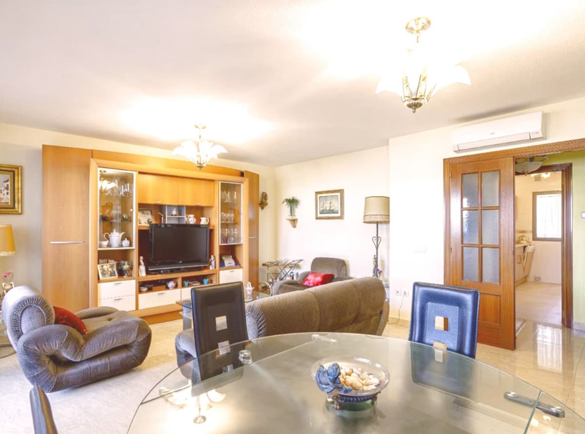 Middle Floor Apartment in Fuengirola — photo 6 of 10