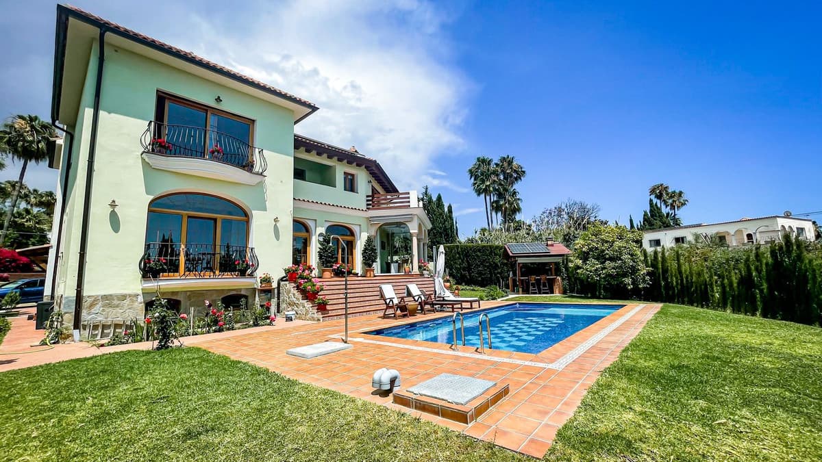 Detached Villa in El Rosario — photo 2 of 10