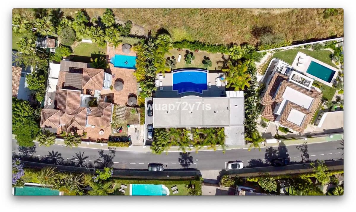 Detached Villa in La Quinta — photo 3 of 10