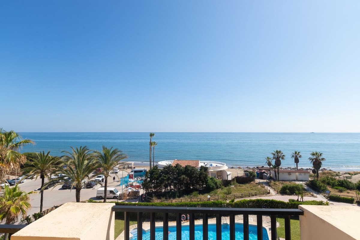 Penthouse in Elviria — photo 2 of 10