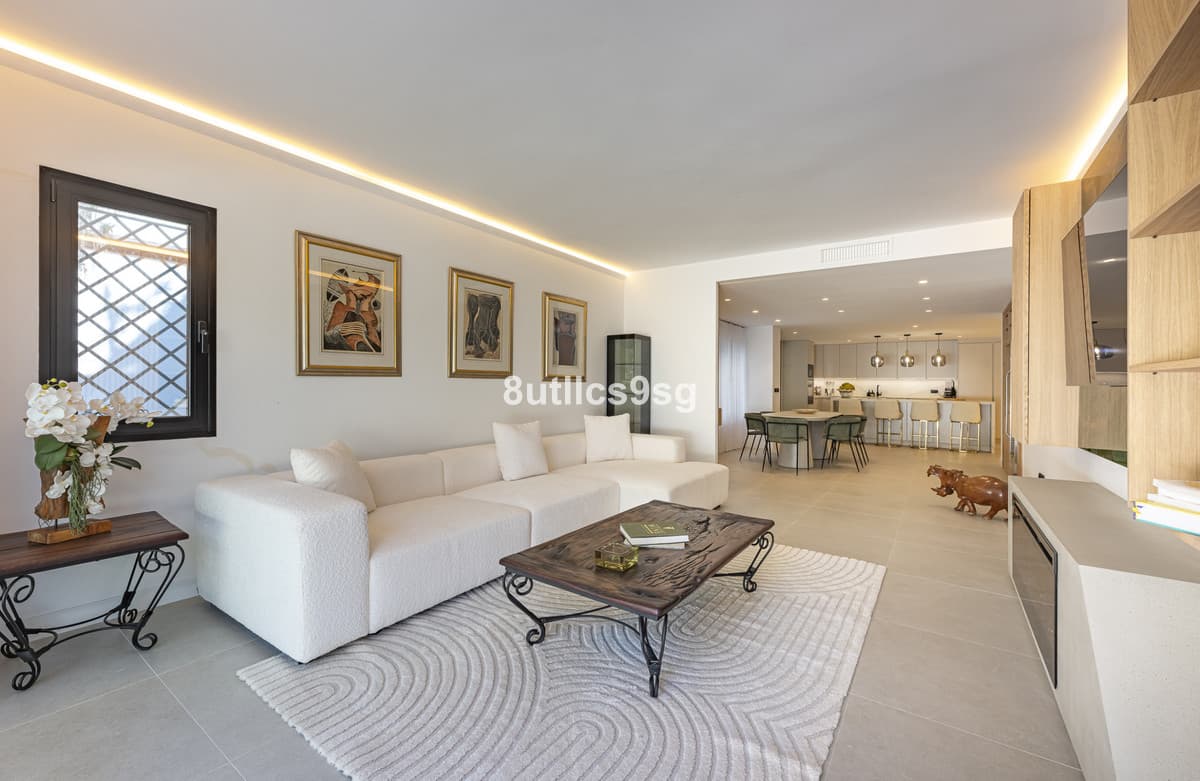 Ground Floor Apartment in The Golden Mile — photo 3 of 10